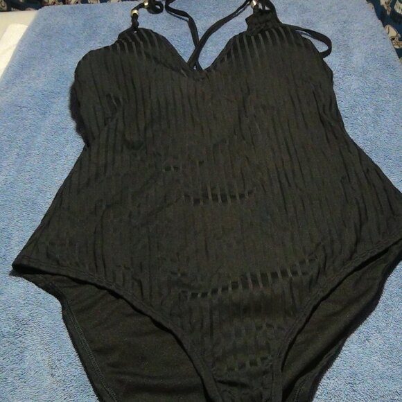 Shade & Shore Low U-Back Cross Strap Ribbed Texture 1 Piece Swimsuit Black XS-XL - Picture 2 of 16
